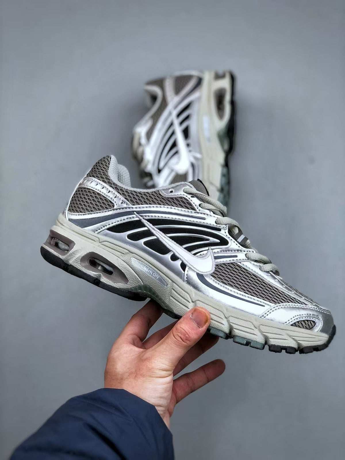 Nike Air Max Moto 2K Low-Top Running Shoes