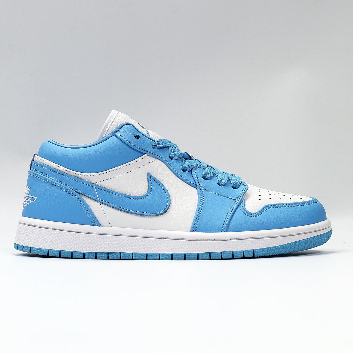 Nike Dunk Low North Carolina Blue Sneakers AO9944-441