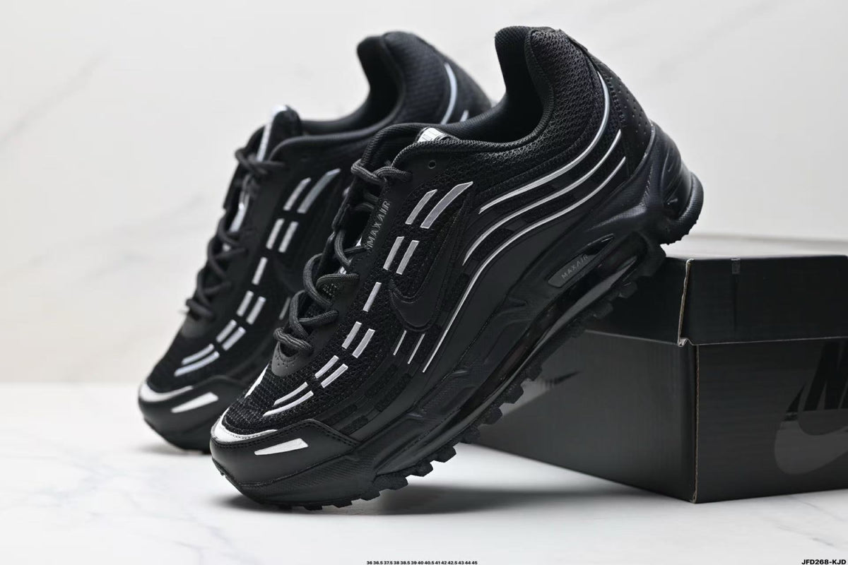 Nike Air Max Plus Black Silver Sneakers