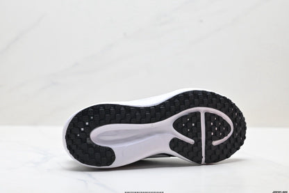 Nike Revolution 8 Running Shoes in Aqua, Black and White