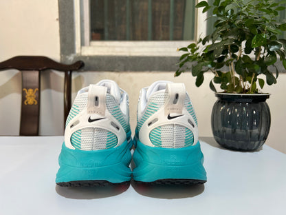 Nike Vomero 18 Running Shoes White and Turquoise