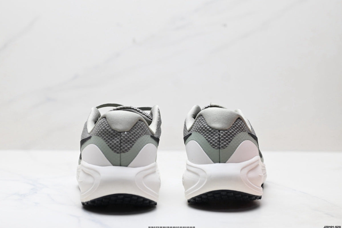 Nike Revolution 8 Running Shoes in Gray