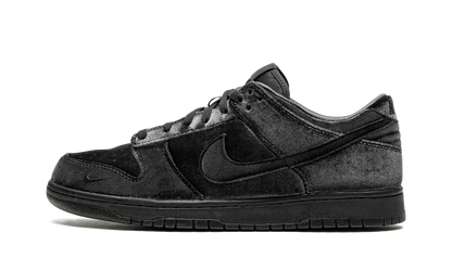 Dunk Low "Dover Street Market Triple Black Velvet" DH2686 002