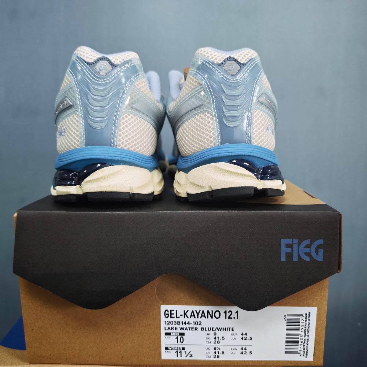 Nike Zoom Vomero 5 Lake Water Blue White Sneakers