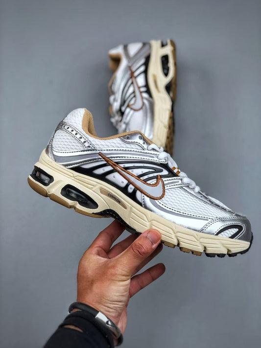 Nike Air Max Moto 2K Low-Top Sneakers White