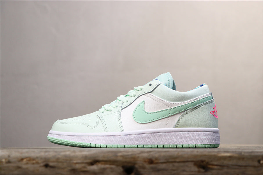 Nike Pastel Green and Pink Low-Top Sneakers 554723-051