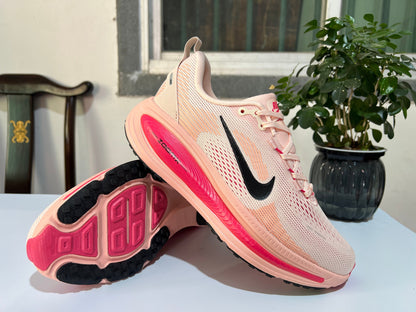 Nike Vomero 18 Running Shoes – Cream Pink