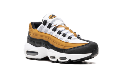 Nike Air Max 95 "Recraft" CJ3906 010
