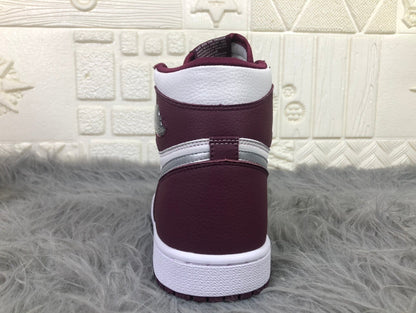 Nike Air Jordan 1 Retro High OG Bordeaux Sneakers 555088-611