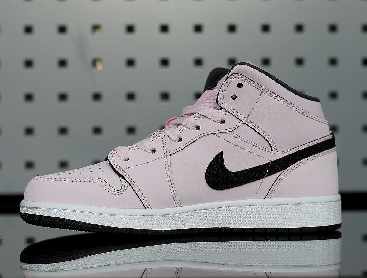 Nike Air Force 1 Low Pink Sakura Sneakers 555112-601
