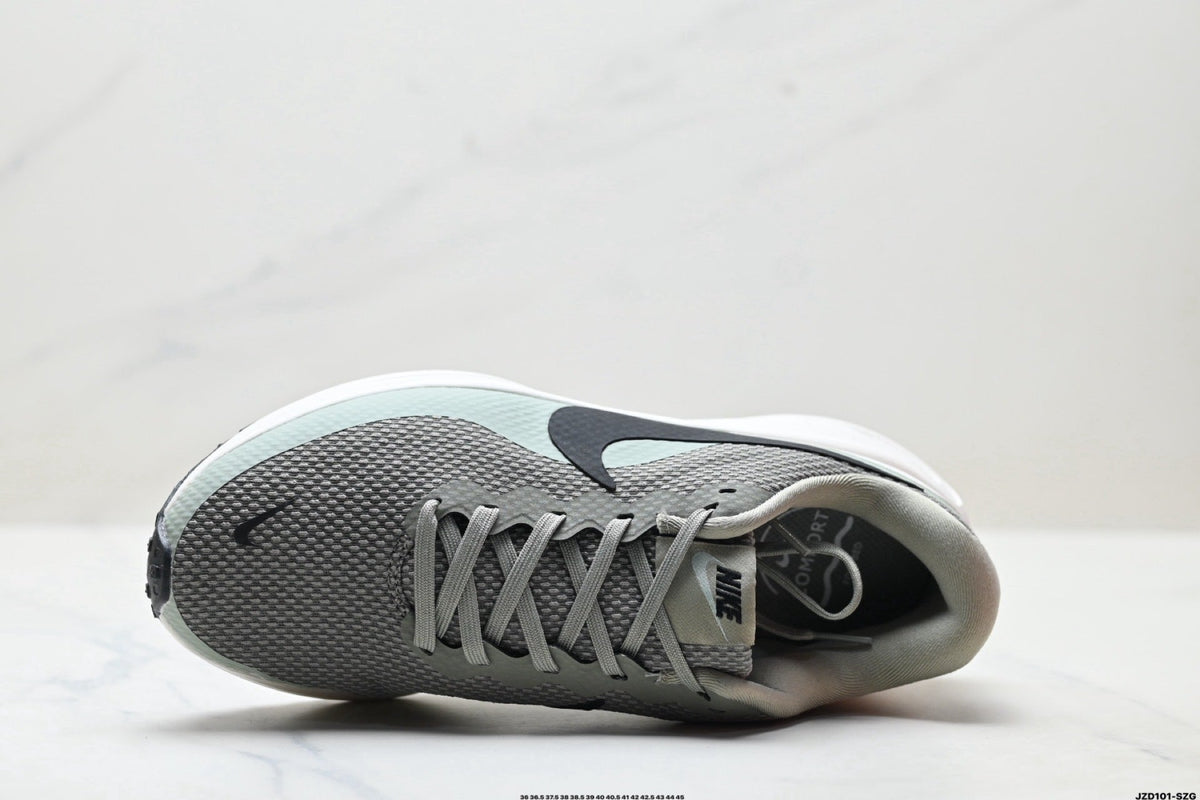 Nike Revolution 8 Running Shoes in Gray