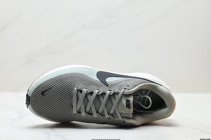 Nike Revolution 8 Running Shoes in Gray