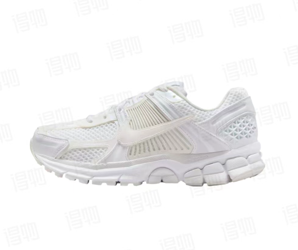 Nike Air Zoom Vomero 5 Sneakers in White