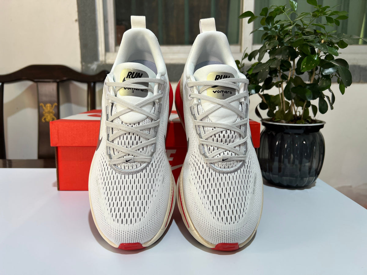 Nike Vomero 18 Running Shoes White and Red