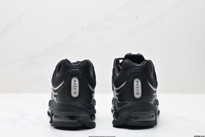 Nike Air Max Plus Black Silver Sneakers