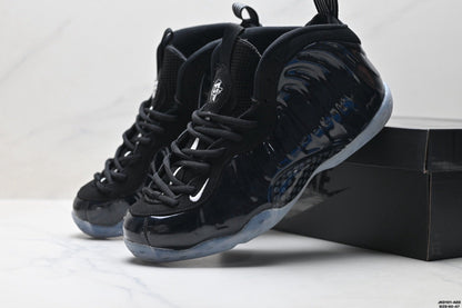 Nike Air Foamposite H. Hardaway Black Sneakers