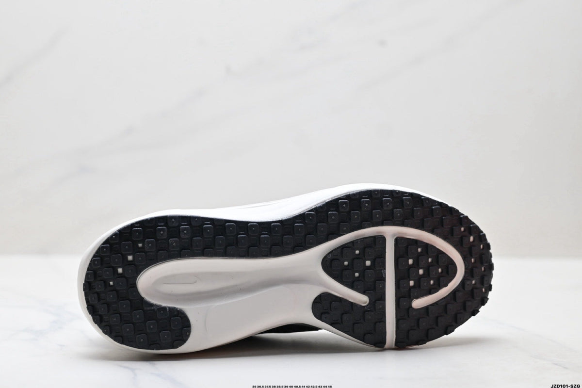Nike Revolution 8 Running Shoes in Gray