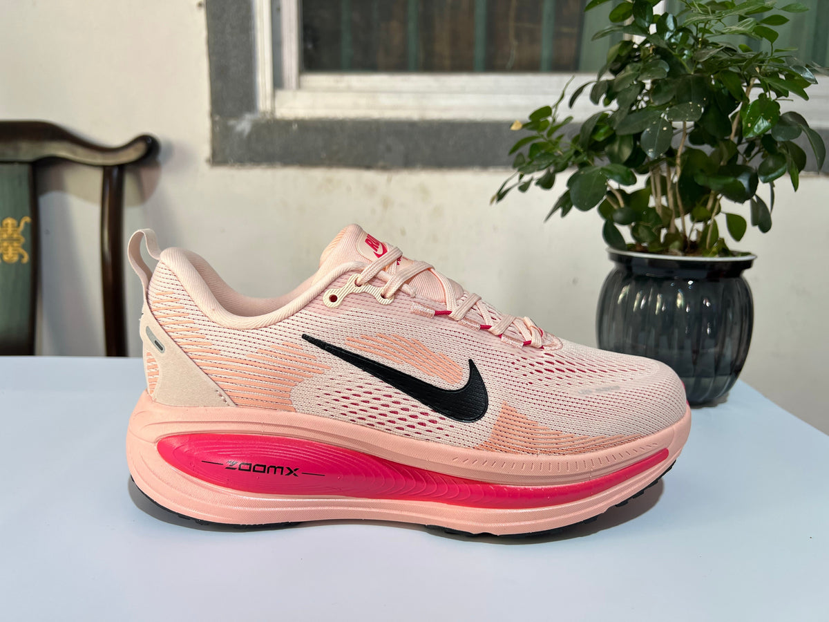 Nike Vomero 18 Running Shoes – Cream Pink