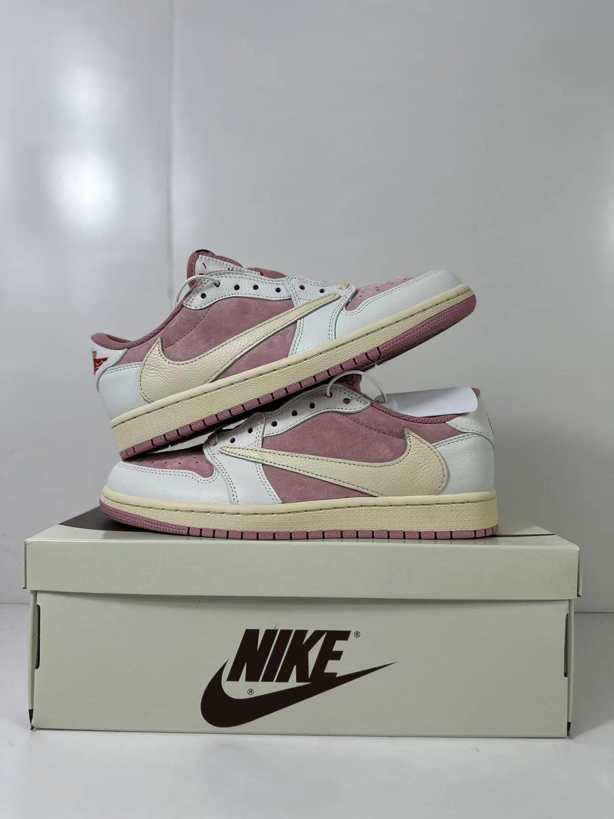 Nike Air Jordan 1 Low Travis Scott White Pink DM7866-600