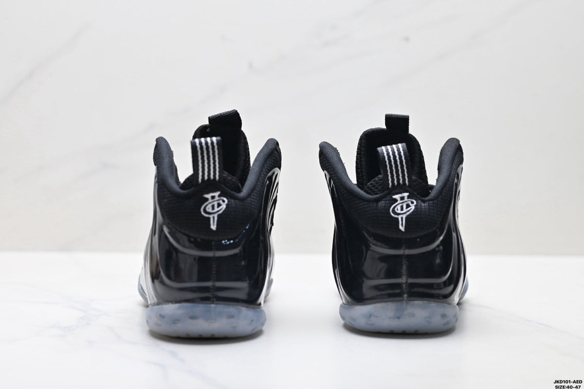 Nike Air Foamposite H. Hardaway Black Sneakers
