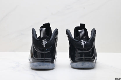 Nike Air Foamposite H. Hardaway Black Sneakers