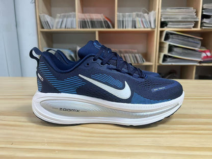 Nike Vomero 18 Running Shoes in Navy and Blue