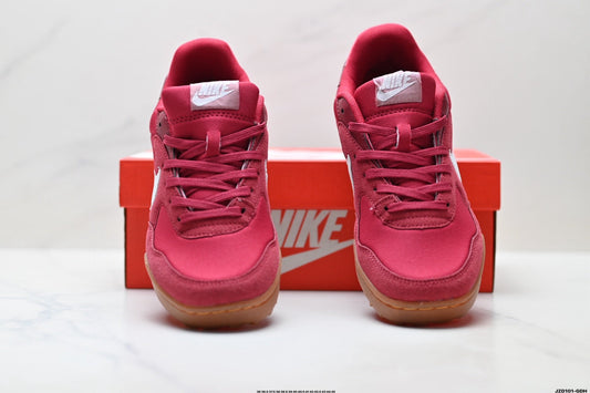 Nike Terra Manta Sneakers in Pink and Brown