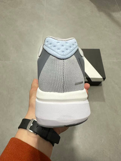 Nike ZoomX Invincible Run 4 Road Running Shoes Grey
