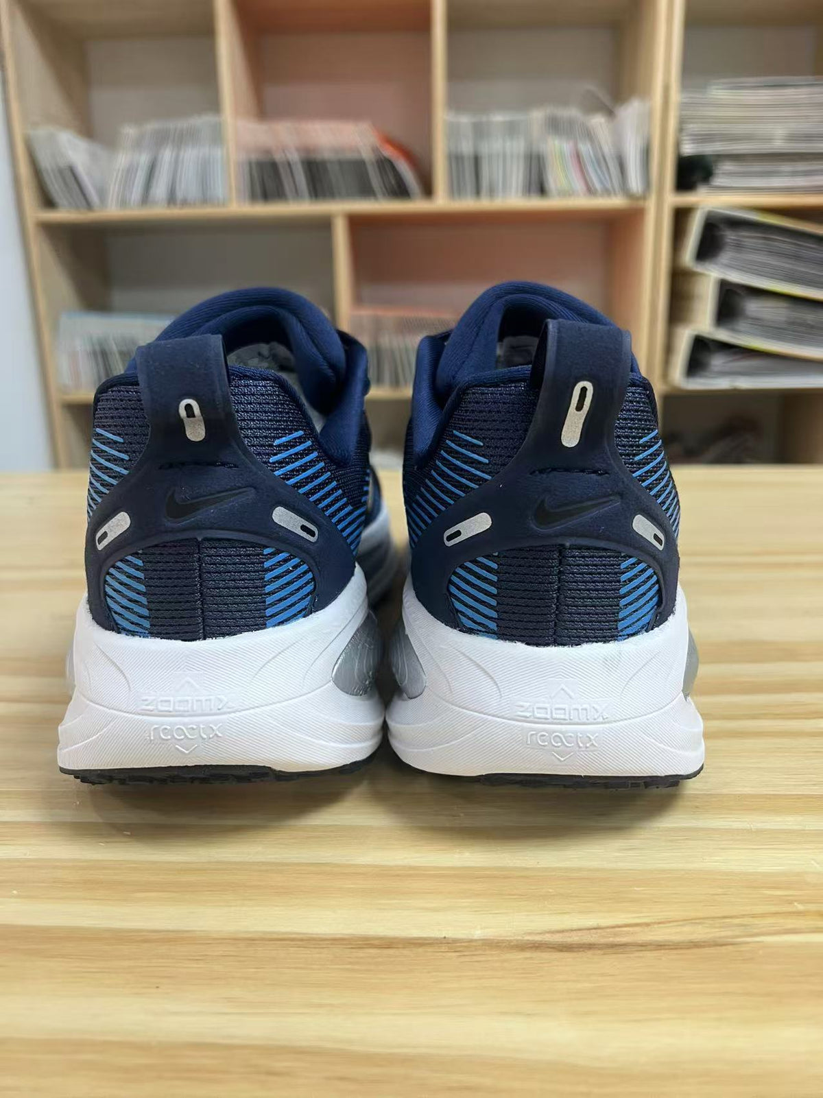 Nike Vomero 18 Running Shoes in Navy and Blue