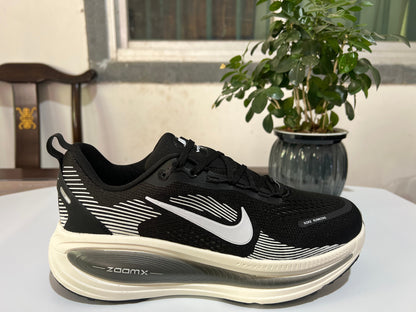 Nike Vomero 18 Running Shoes Black and White