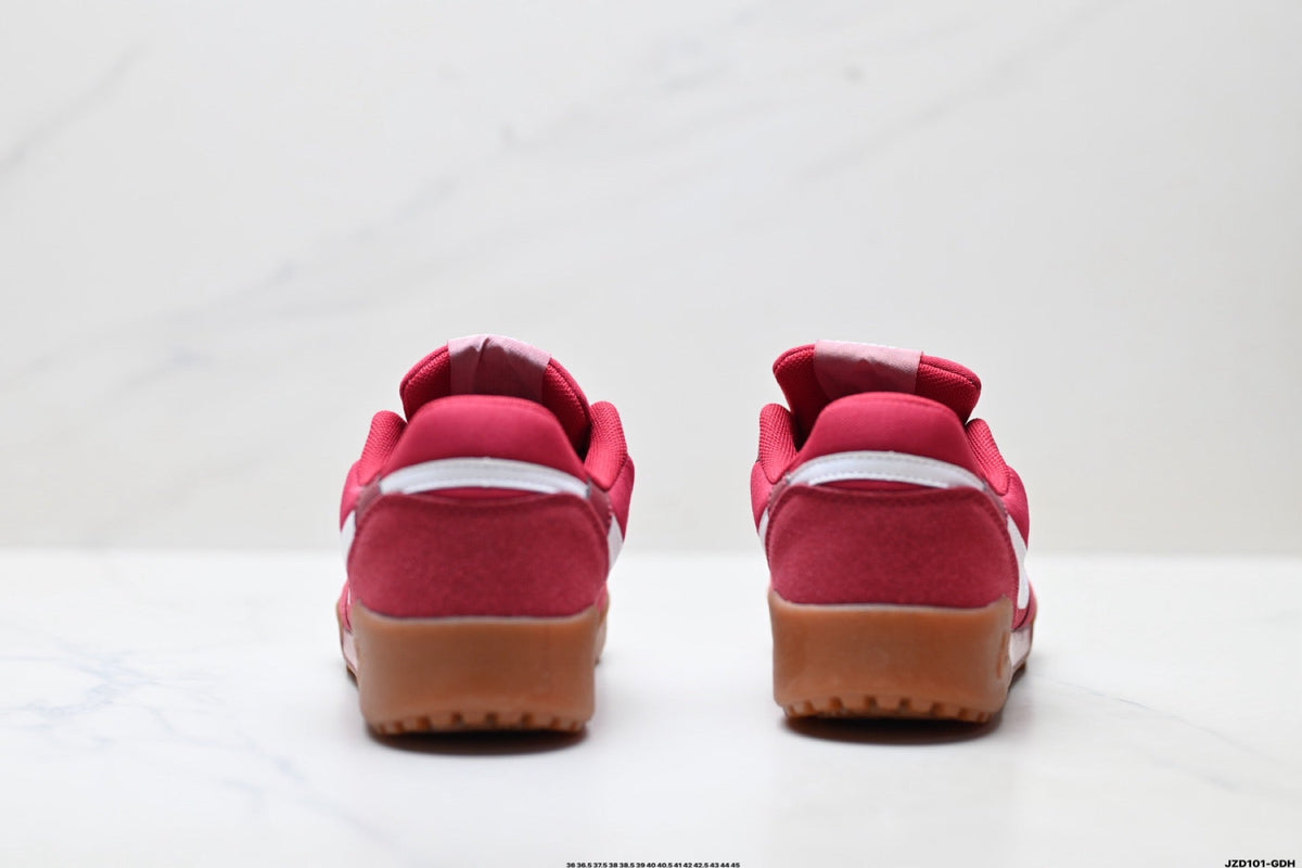 Nike Terra Manta Sneakers in Pink and Brown