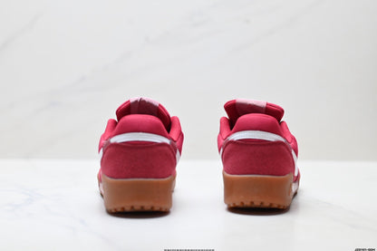 Nike Terra Manta Sneakers in Pink and Brown