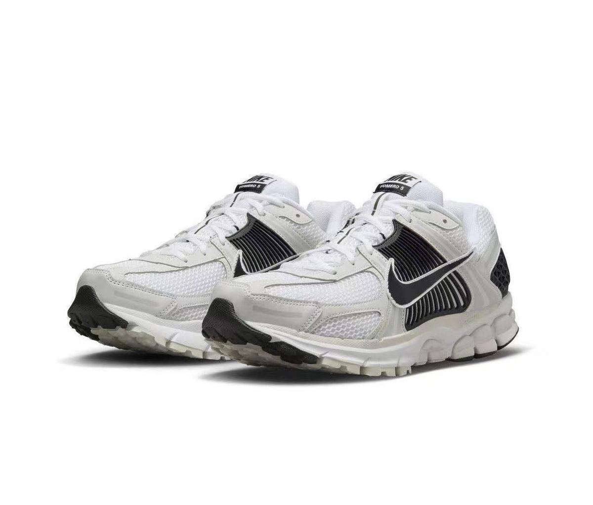 Nike Zoom Vomero 5 White and Black Sneakers