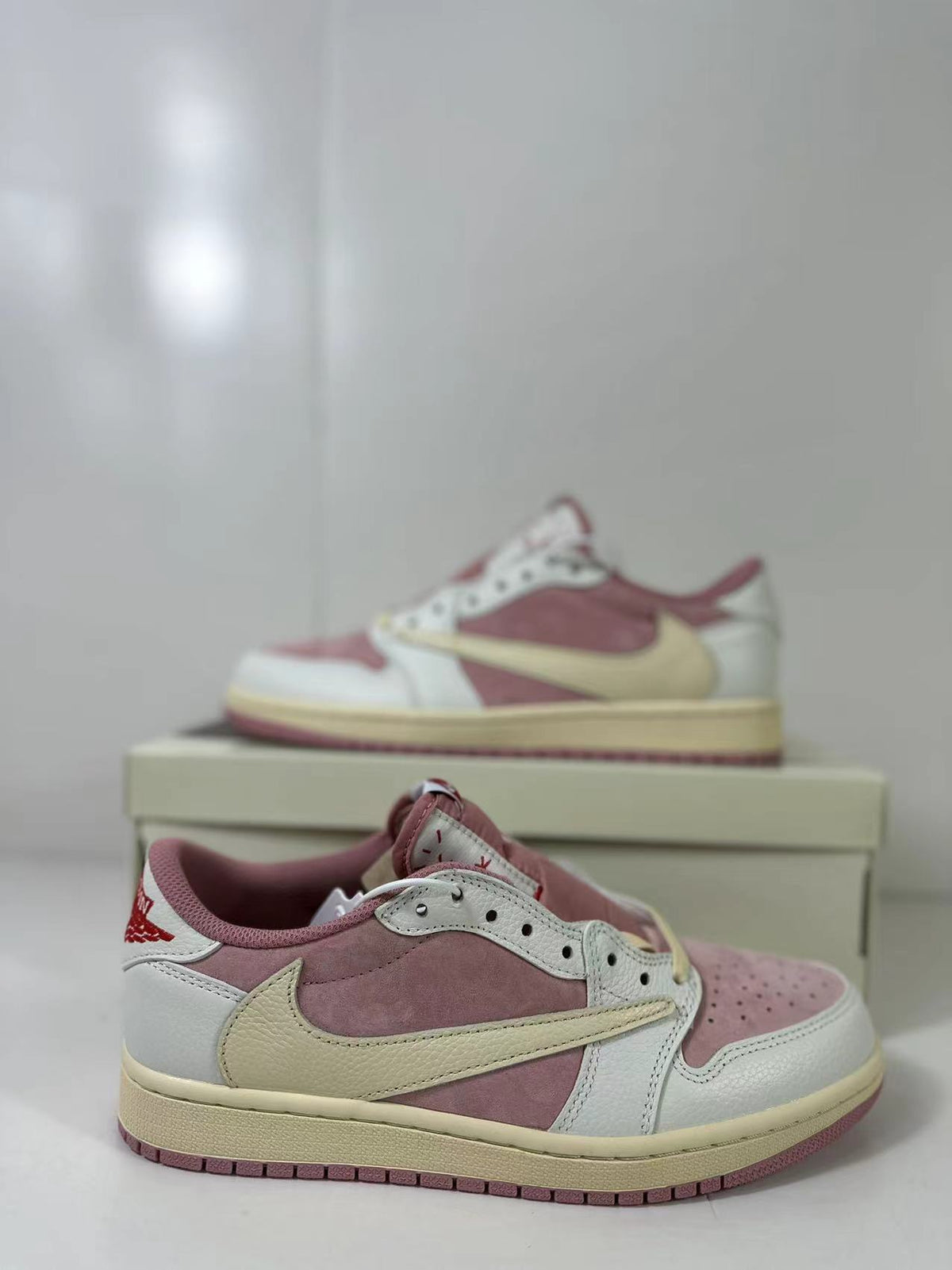 Nike Air Jordan 1 Low Travis Scott White Pink DM7866-600