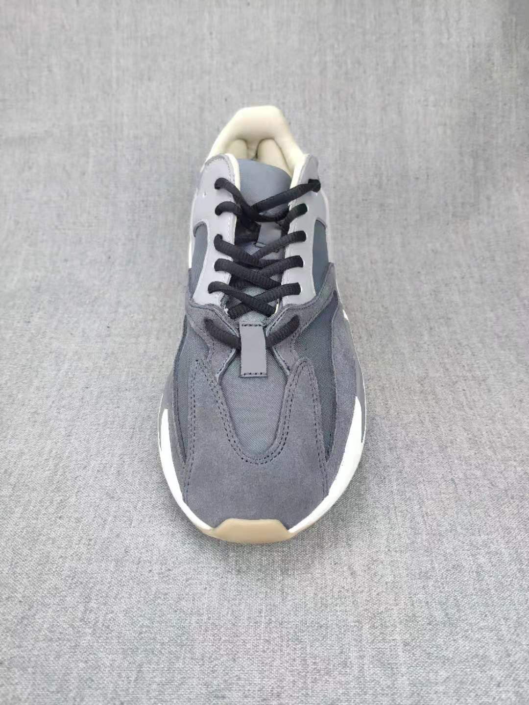 Nike Air Max 720 Sneakers Gray, White and Orange
