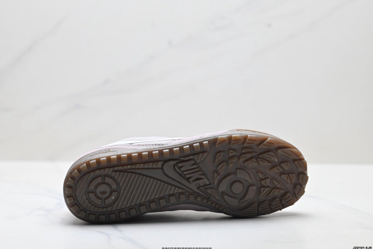 Nike Terra Manta Sneakers in Grey and White