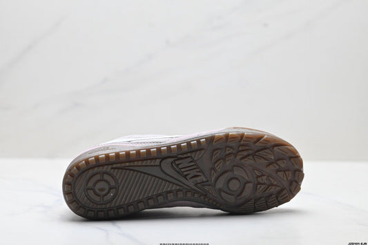 Nike Terra Manta Sneakers in Grey and White