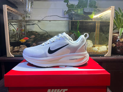 Nike Vomero 18 Running Shoes – Blue and White