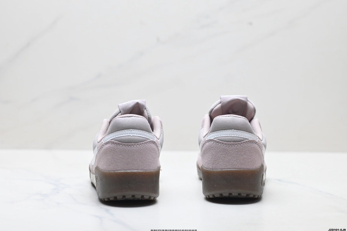 Nike Terra Manta Sneakers in Grey and White