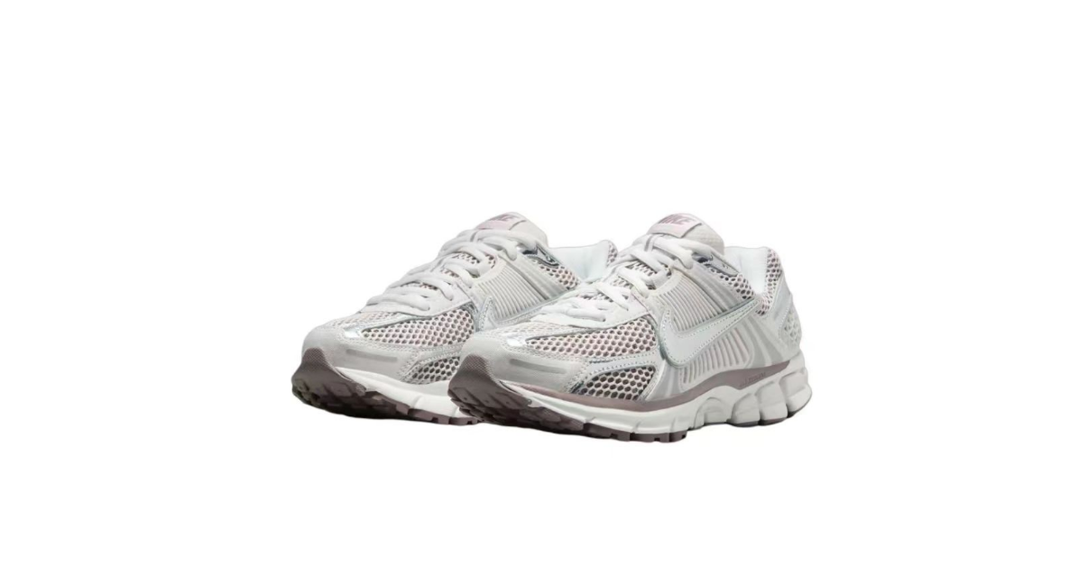 Nike Air Zoom Vomero 5 Running Sneakers