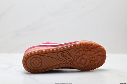 Nike Terra Manta Sneakers in Pink and Brown