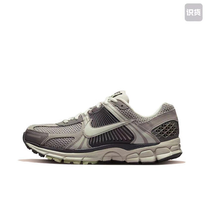 Nike Vomero 5 Sneakers in Green, Gray and Black