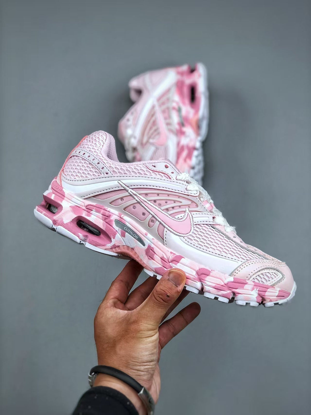 Nike Air Max Moto 2K Low-Top Running Shoes Pink White
