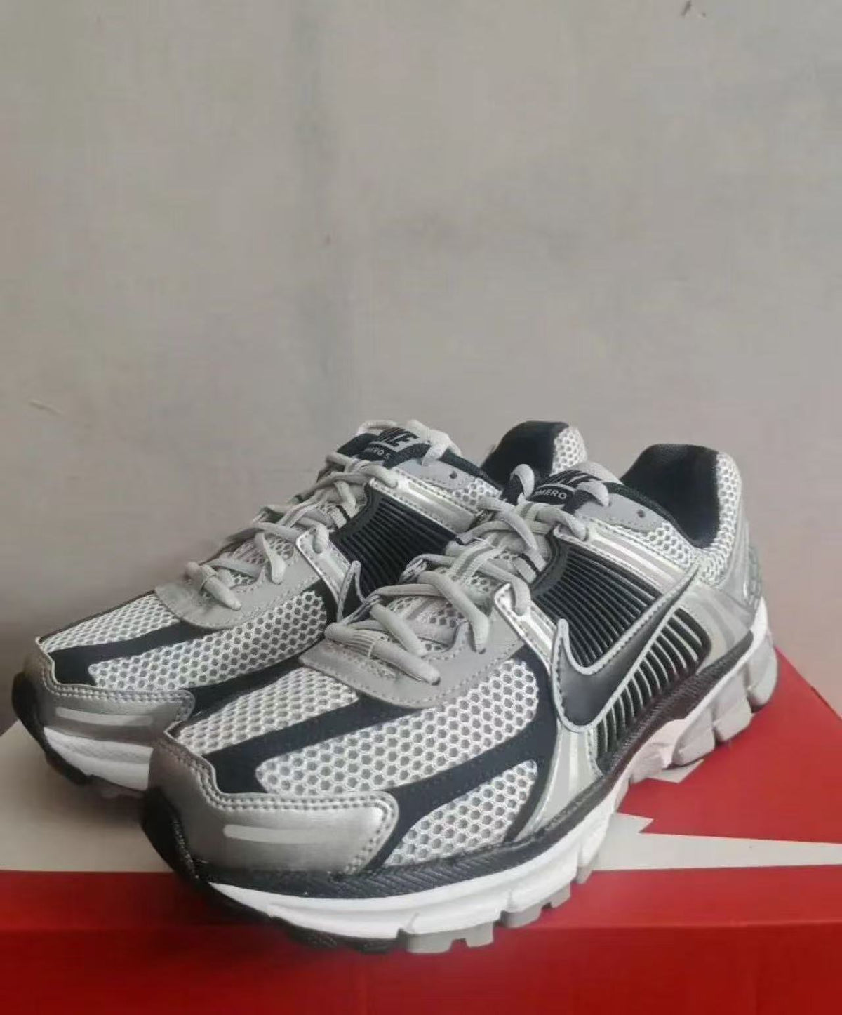 Nike Air Max 96 Sneakers Silver Gray and Black