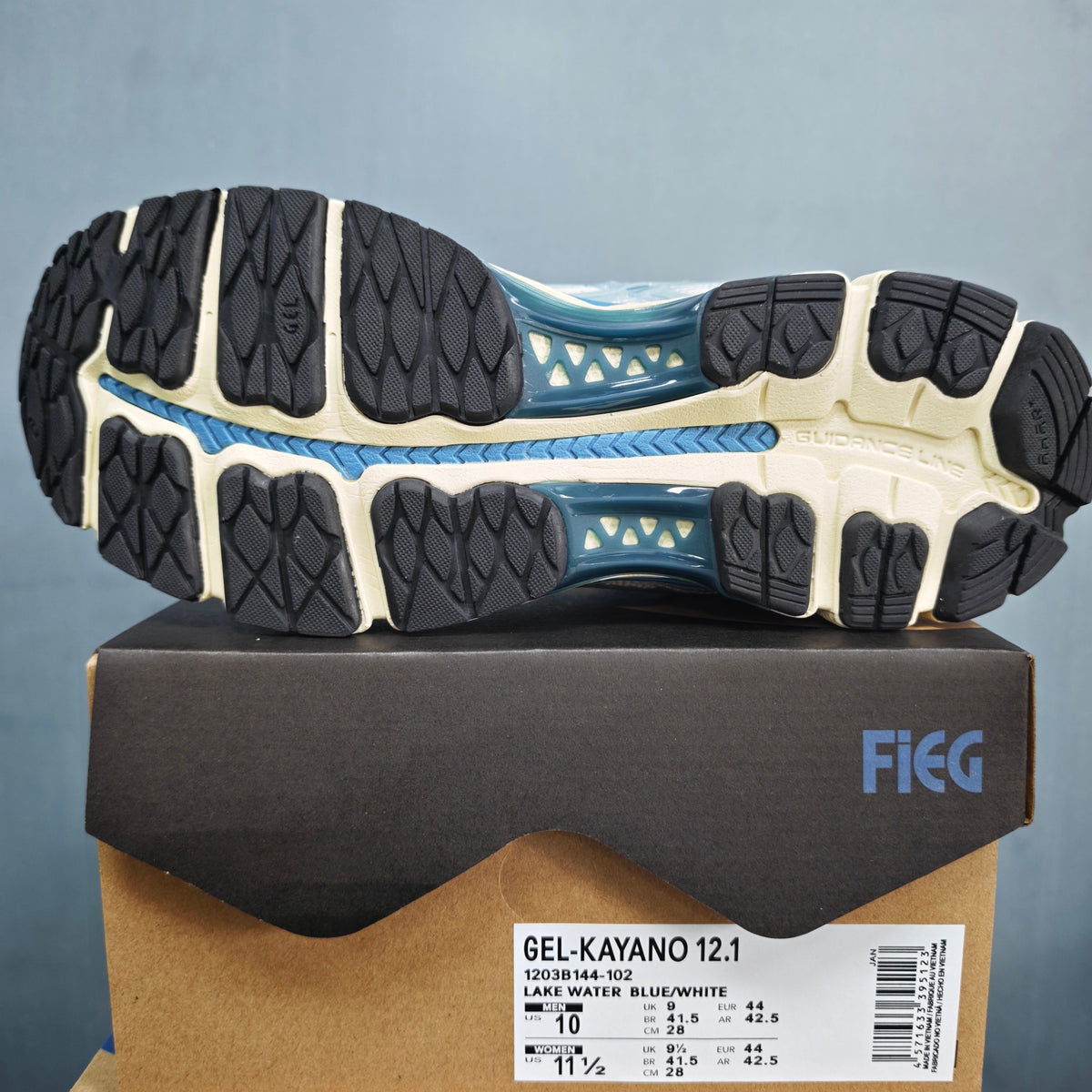 Nike Zoom Vomero 5 Lake Water Blue White Sneakers